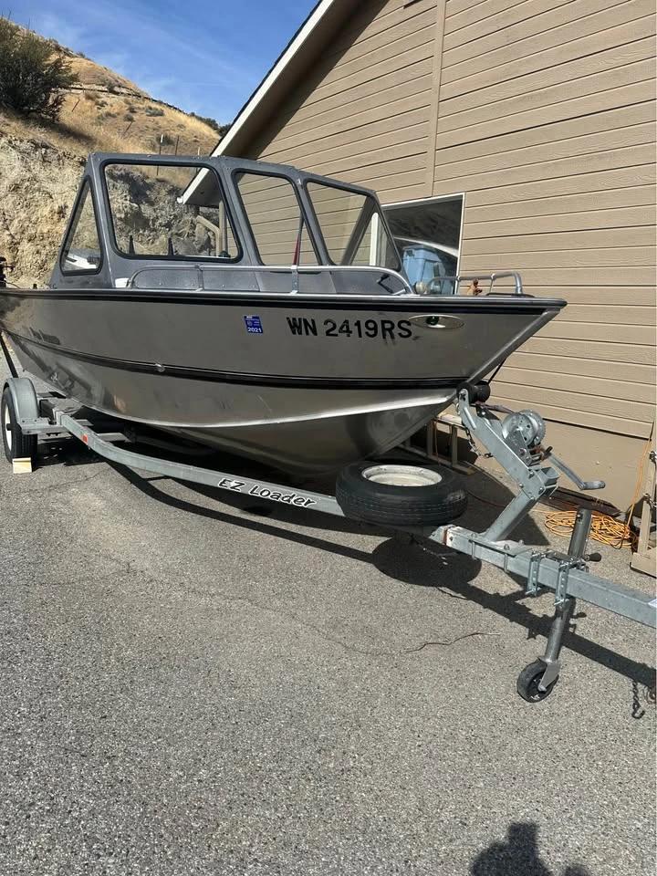 1999 Hewscraft 179 fishfinder