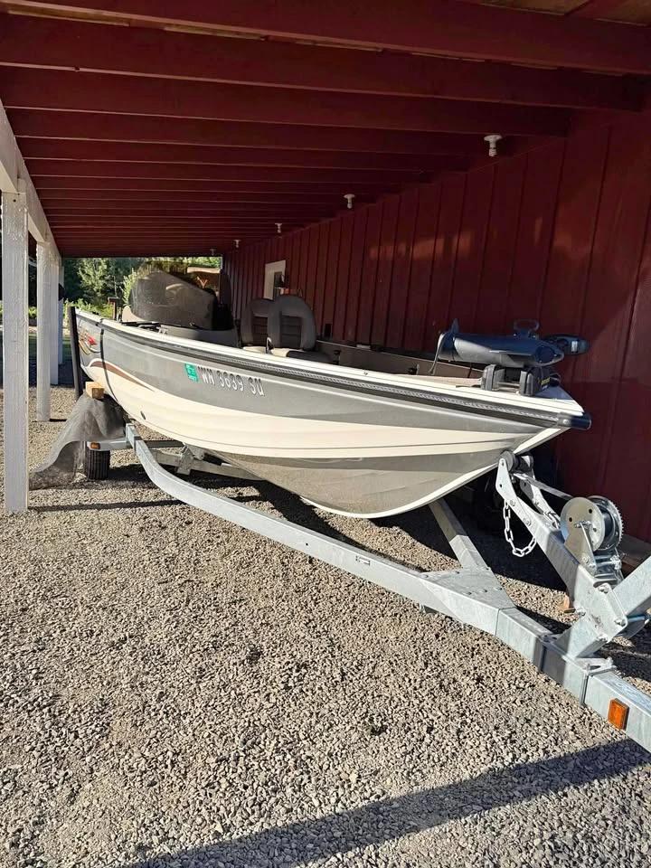 2005 Crestline fishawk 1850 aluminum
