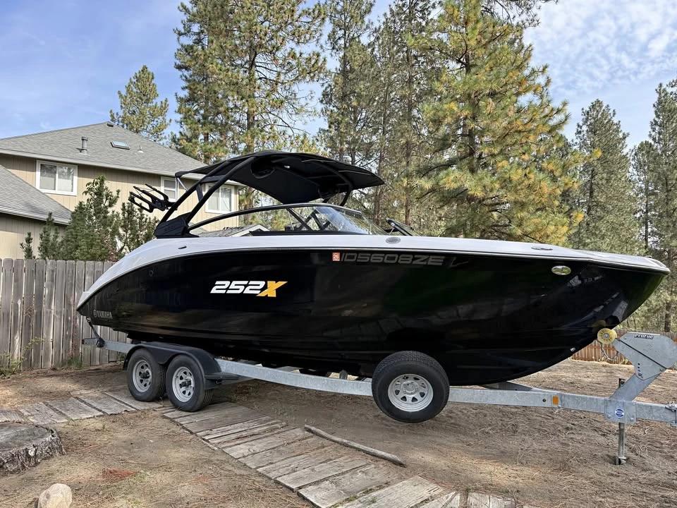 2023 Yamaha Boats 252xe