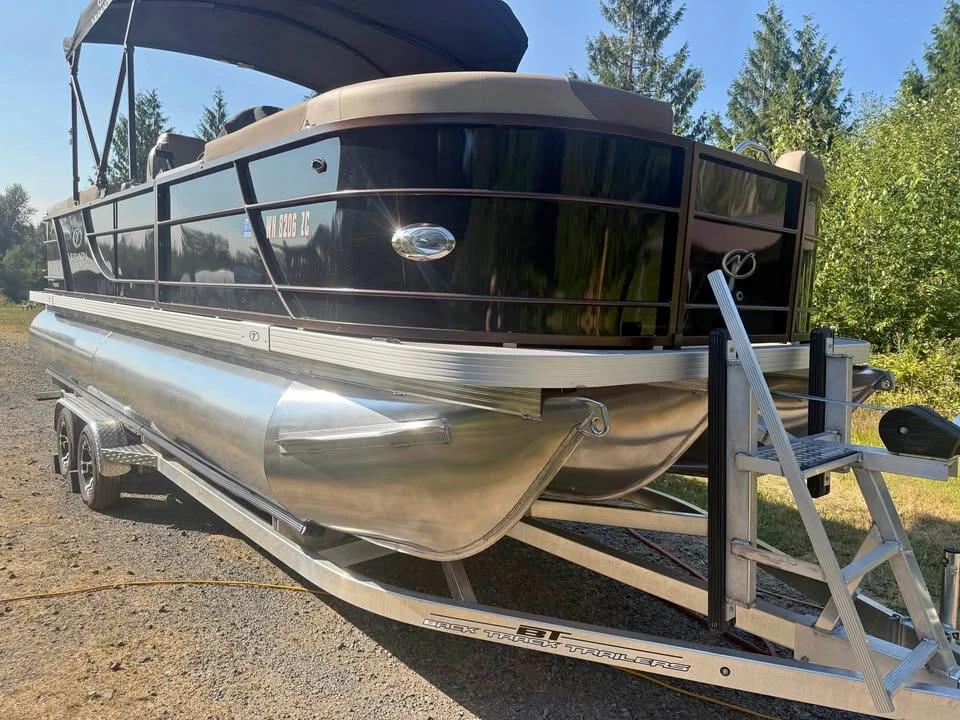 2023 Veranda VR22RC Tritoon VR22RC