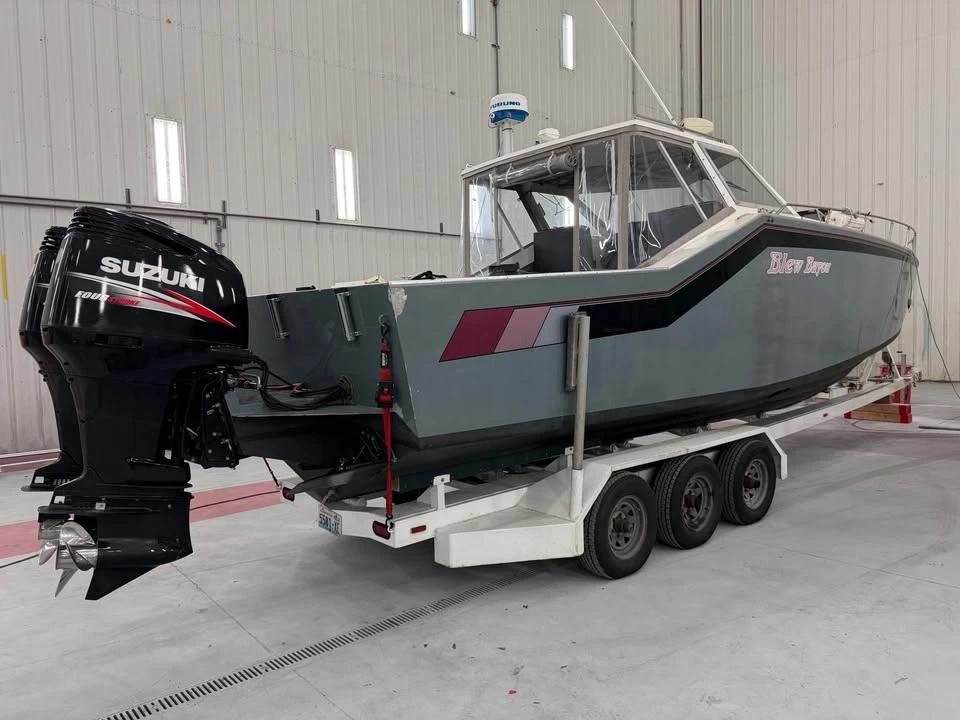 2004 2004 Extreme Boats custom built 1 off 200 Gallon Tank
