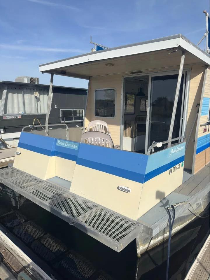 1987 1987 pontoon house boat Playcraft 4010