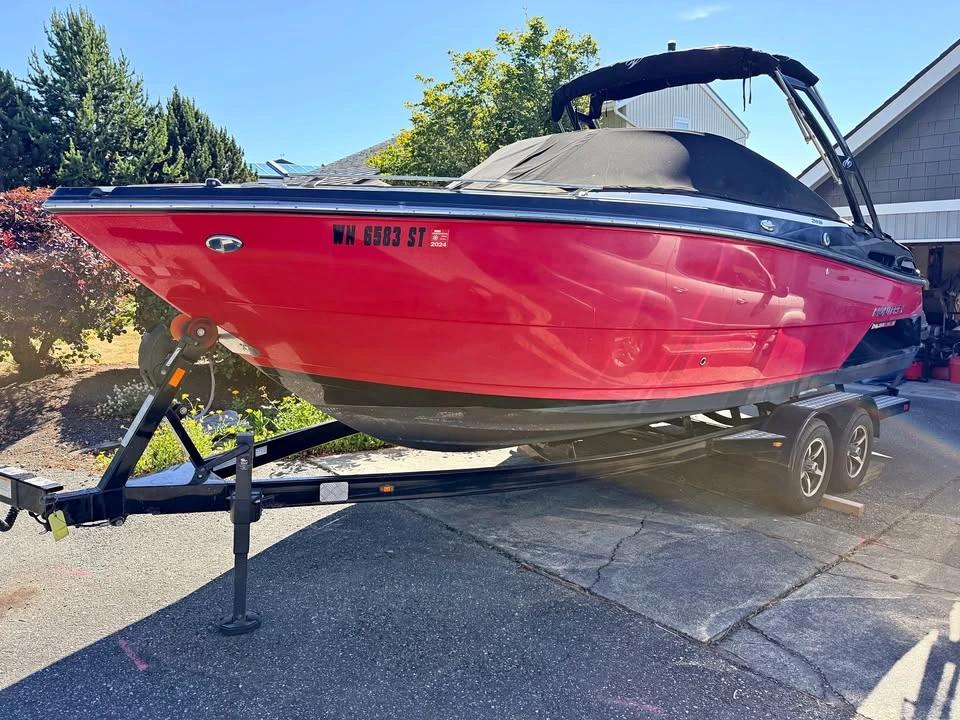 2019 25.5ft beauty Monterey 238SS